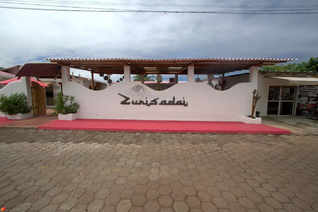 Zurisadai Hotell Puerto Ayora  Exteriör bild