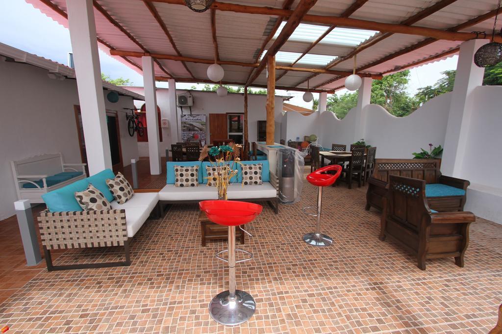 Zurisadai Hotell Puerto Ayora  Exteriör bild