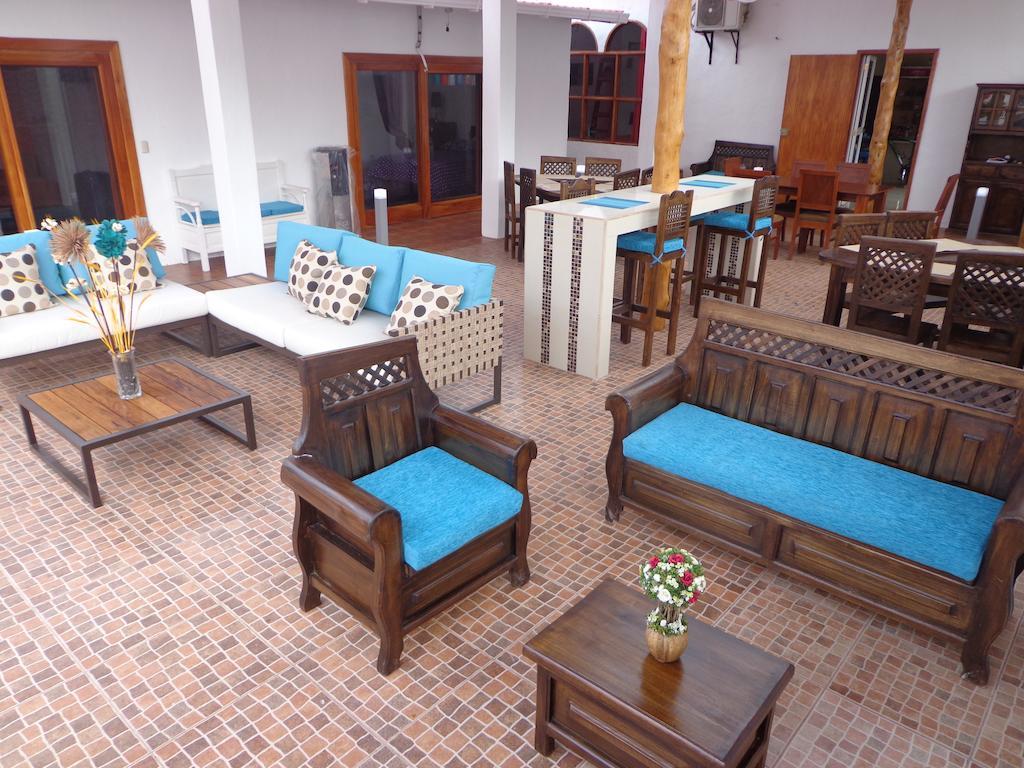 Zurisadai Hotell Puerto Ayora  Exteriör bild