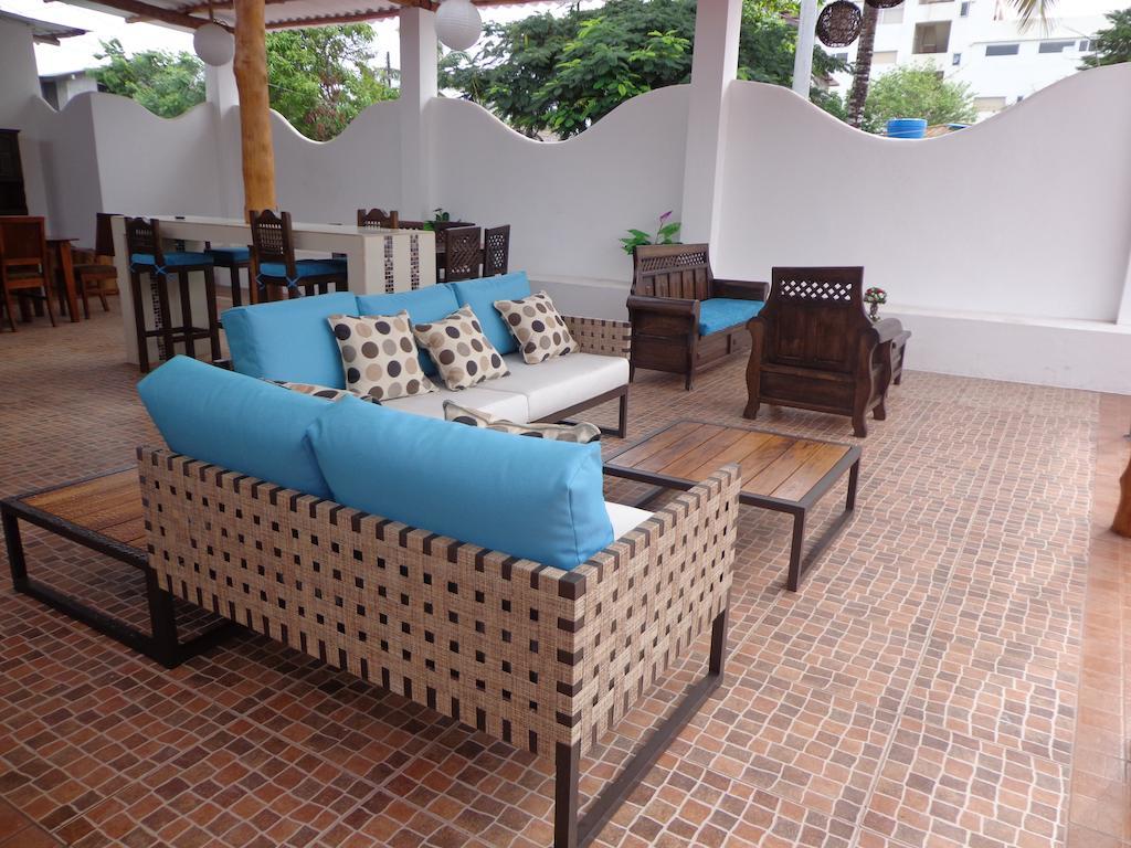Zurisadai Hotell Puerto Ayora  Exteriör bild
